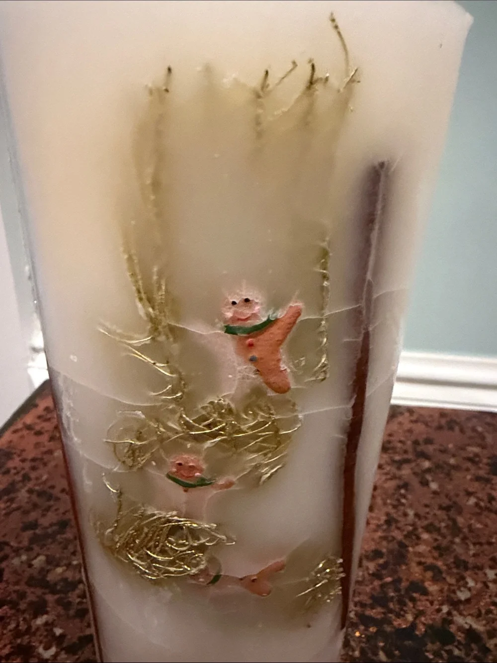 N/A cream pillar